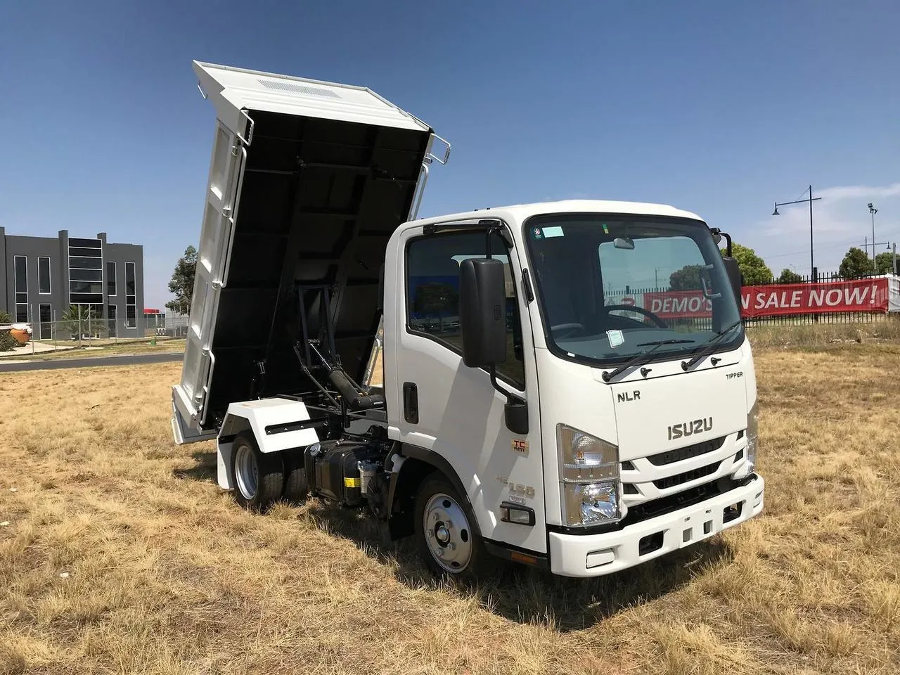Isuzu NLR Tipper
